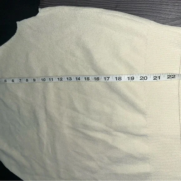 Stylish Black and Cream Cardigan - Picture 9 of 9